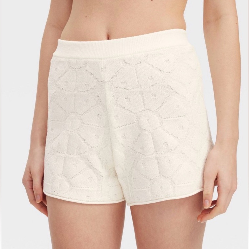 Roller Rabbit × Target Daisy Floral Embossed
Terry Shorts Cream & Free RR Cookie